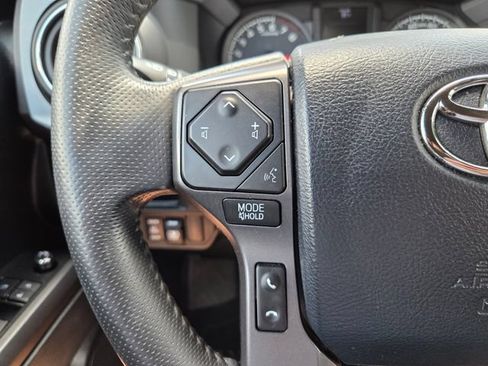 Used 2017 Toyota Tacoma TRD Sport w/ Tow Package RWD image 31