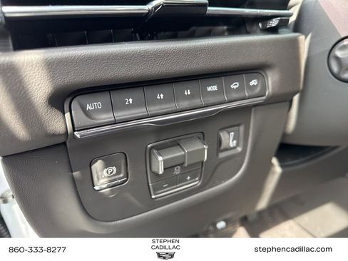 New 2026 Cadillac Escalade Luxury w/ LPO, Radiant Package image 16