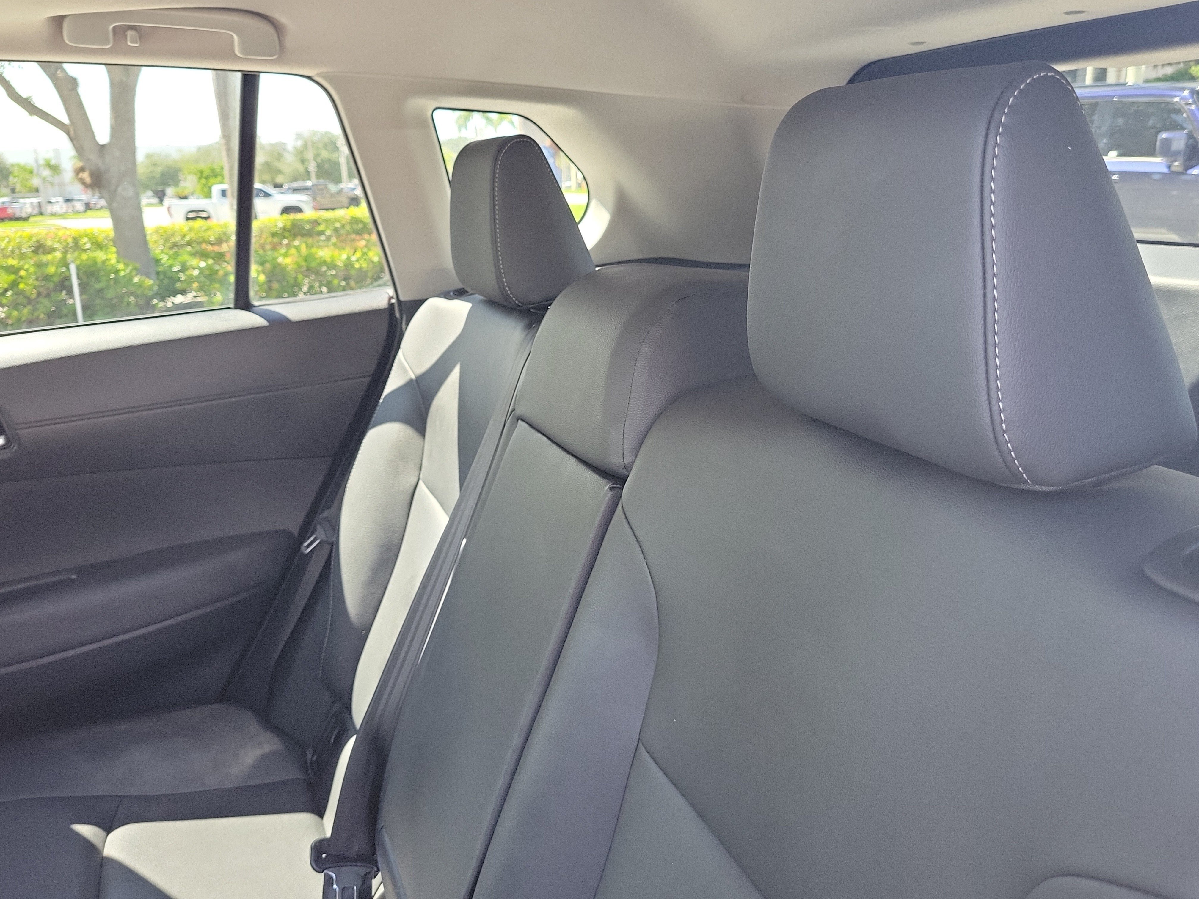 Used 2023 Toyota Corolla Cross XLE w/ Convenience Package FWD image 15