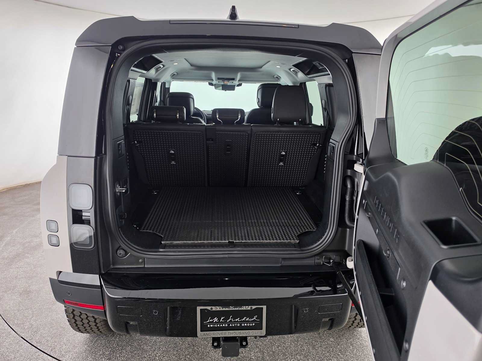 New 2026 Land Rover Defender 110 S AWD/4WD image 14