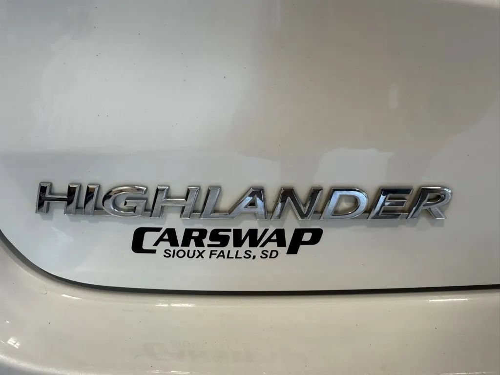 Used 2015 Toyota Highlander XLE AWD/4WD image 8