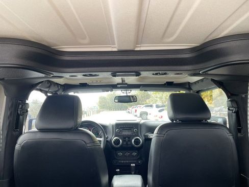 Used 2015 Jeep Wrangler Sport image 21