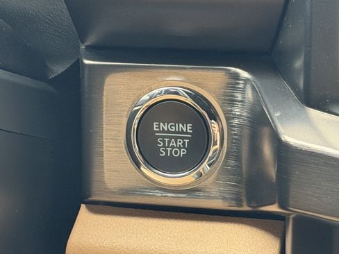 Used 2024 Ford F350 Lariat w/ Lariat Ultimate Package image 35