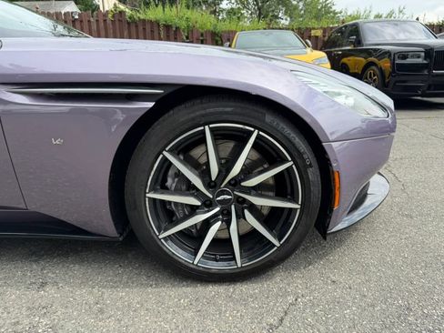 Used 2017 Aston Martin DB11 V12 RWD image 12