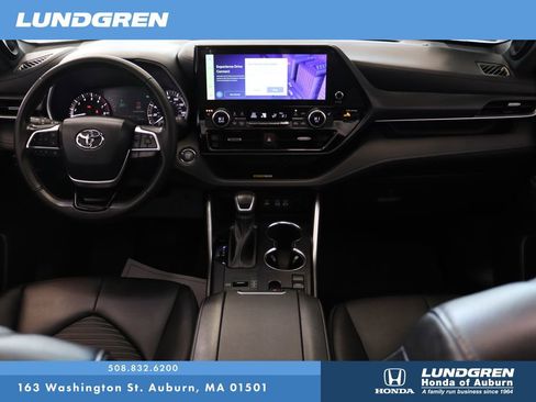 Used 2023 Toyota Highlander XSE image 17