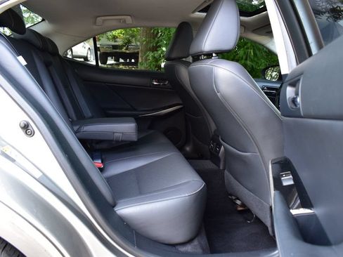 Used 2016 Lexus IS 200t RWD image 17