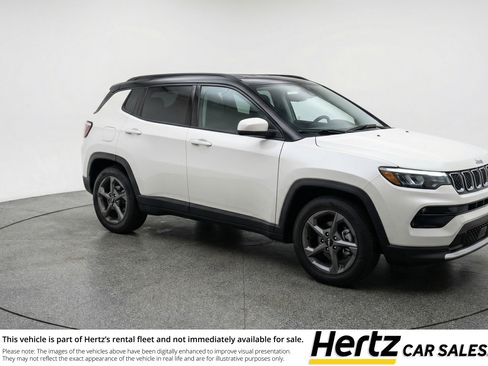 Used 2025 Jeep Compass Trailhawk image 1