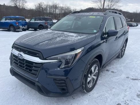 Used 2024 Subaru Ascent Premium w/ Convenience Package image 10