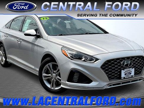 Used 2019 Hyundai Sonata Limited image 1