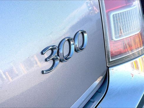 Used 2014 Chrysler 300 image 26