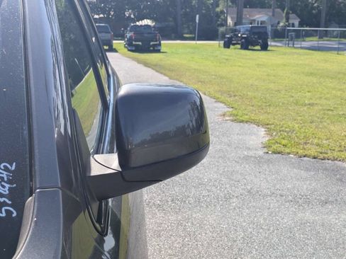 Used 2019 Jeep Grand Cherokee Altitude RWD image 12