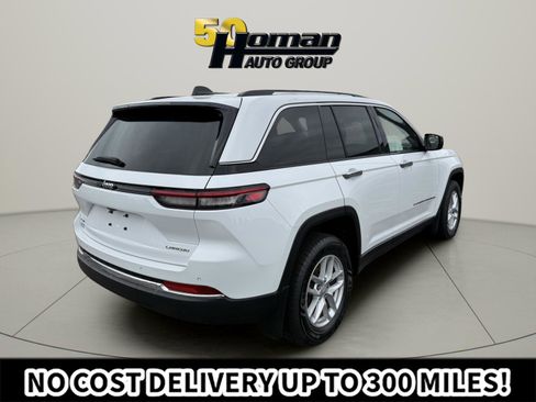 Used 2023 Jeep Grand Cherokee Laredo w/ Luxury Tech Group I AWD/4WD image 5