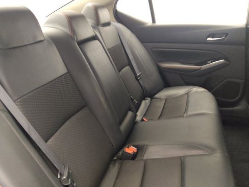 Used 2024 Nissan Altima 2.5 SR FWD image 19