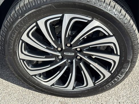 Used 2025 Lincoln Navigator Black Label image 15