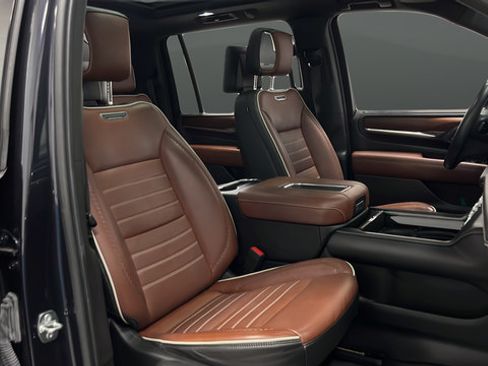 Used 2023 GMC Yukon XL Denali Ultimate AWD/4WD image 24