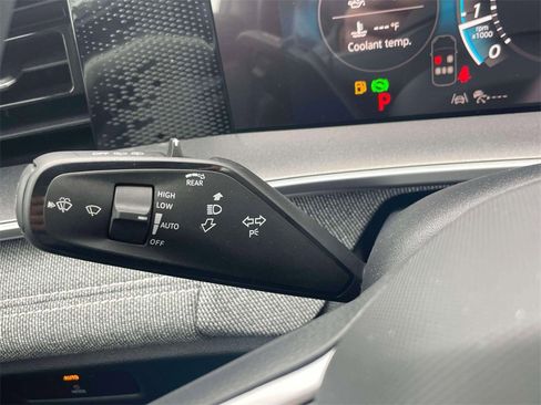 New 2026 Volkswagen Tiguan SE image 21