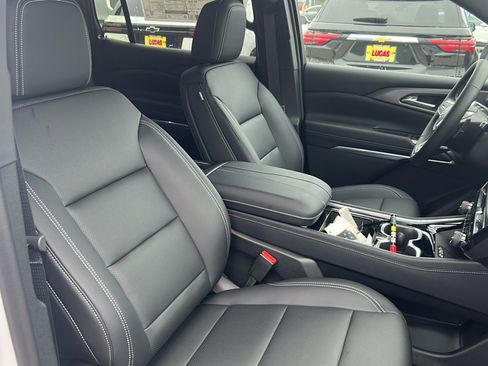 New 2026 Chevrolet Traverse LT w/ Midnight/Sport Edition AWD/4WD image 13