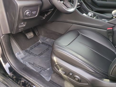 Used 2025 Jeep Grand Cherokee Limited w/ Black Appearance Package image 17