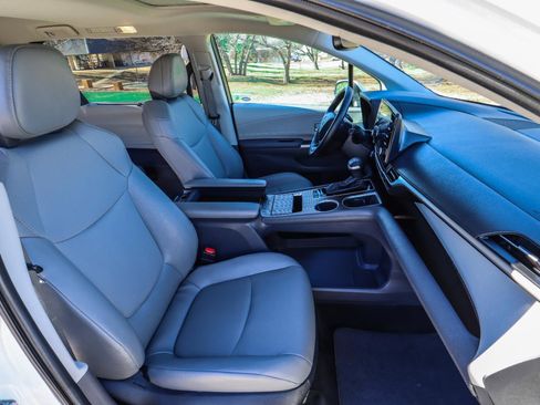 Used 2023 Toyota Sienna XLE image 37