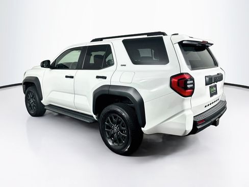 Used 2025 Toyota 4Runner SR5 AWD/4WD image 5