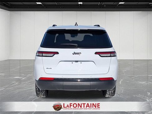 Certified 2024 Jeep Grand Cherokee L Laredo image 4