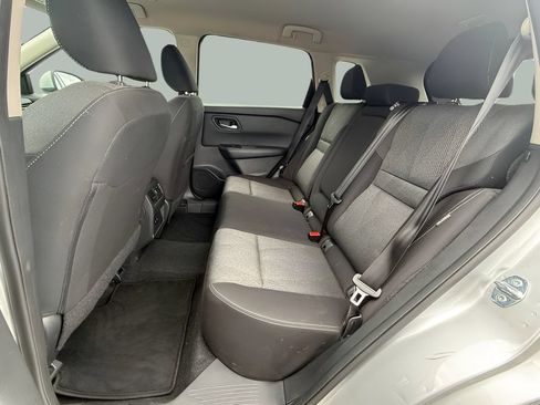 Used 2024 Nissan Rogue SV AWD/4WD image 13