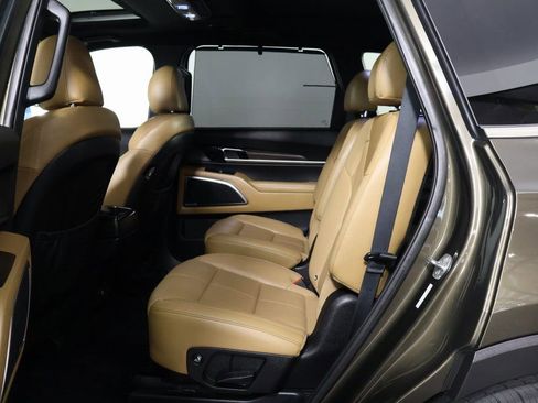 Used 2021 Kia Telluride SX w/ Towing Package image 11