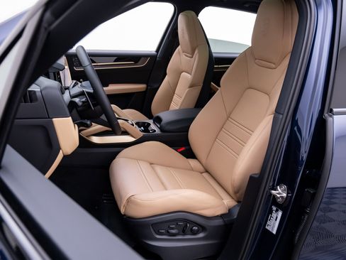 New 2026 Porsche Cayenne image 5