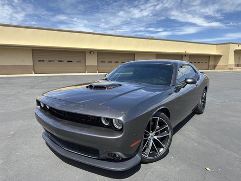 Used 2018 Dodge Challenger R/T Scat Pack RWD image 3