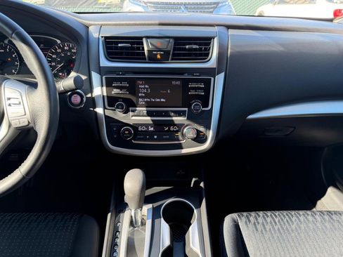 Used 2016 Nissan Altima 2.5 SV image 25