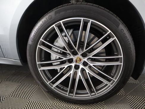 Used 2020 Porsche Macan Turbo image 34