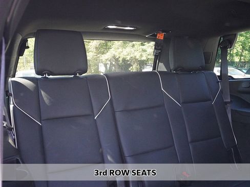 Used 2023 Cadillac Escalade Premium Luxury AWD/4WD image 15