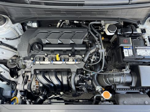 Used 2023 Hyundai Venue SEL image 24