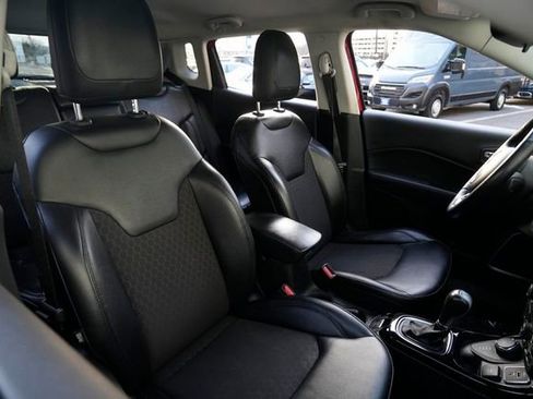 Used 2020 Jeep Compass Latitude AWD/4WD image 20