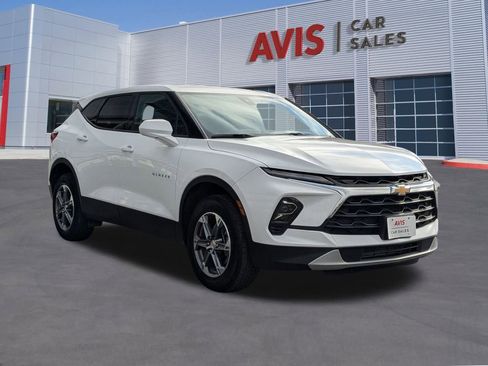 Used 2025 Chevrolet Blazer LT image 9