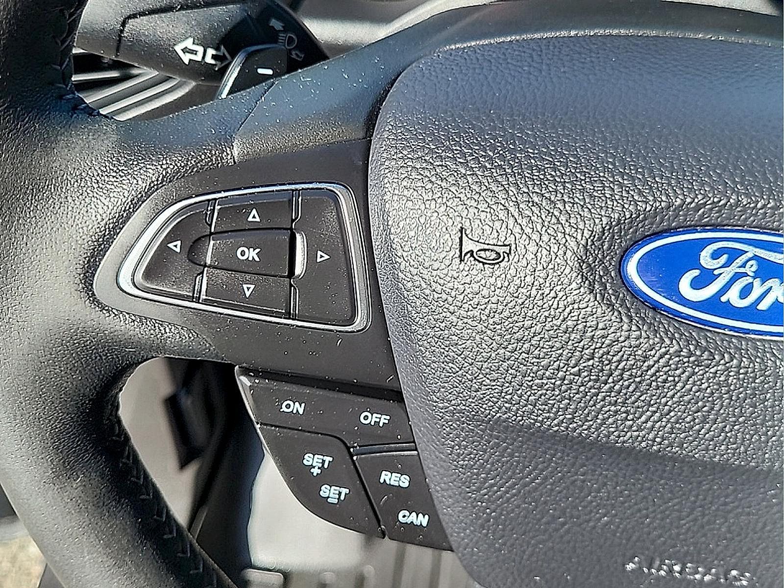 Used 2017 Ford Escape SE w/ Equipment Group 201A AWD/4WD image 16