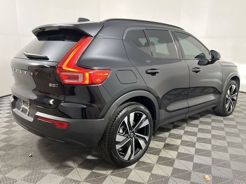 Used 2024 Volvo XC40 B5 Ultimate w/ Protection Package Premier image 10