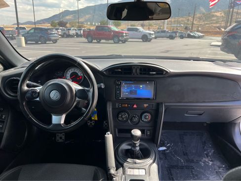 Used 2017 Toyota 86 RWD image 23