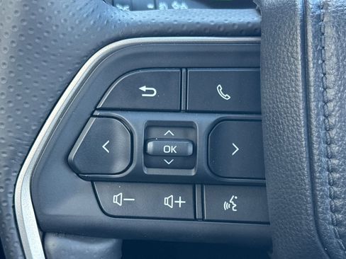 Certified 2025 Toyota 4Runner Trailhunter image 32