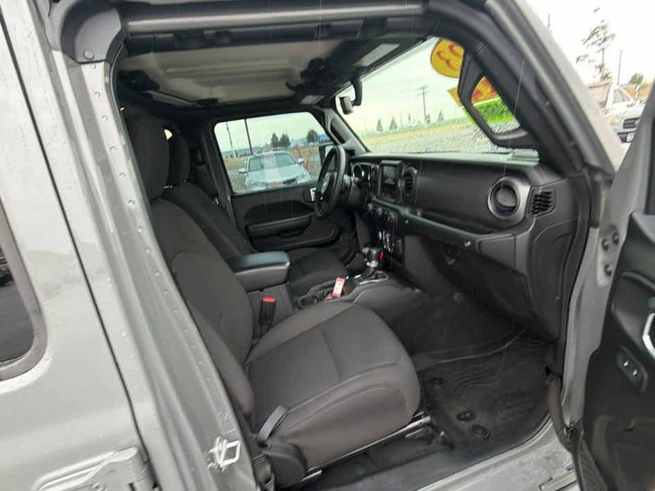 Used 2023 Jeep Gladiator Sport AWD/4WD image 29