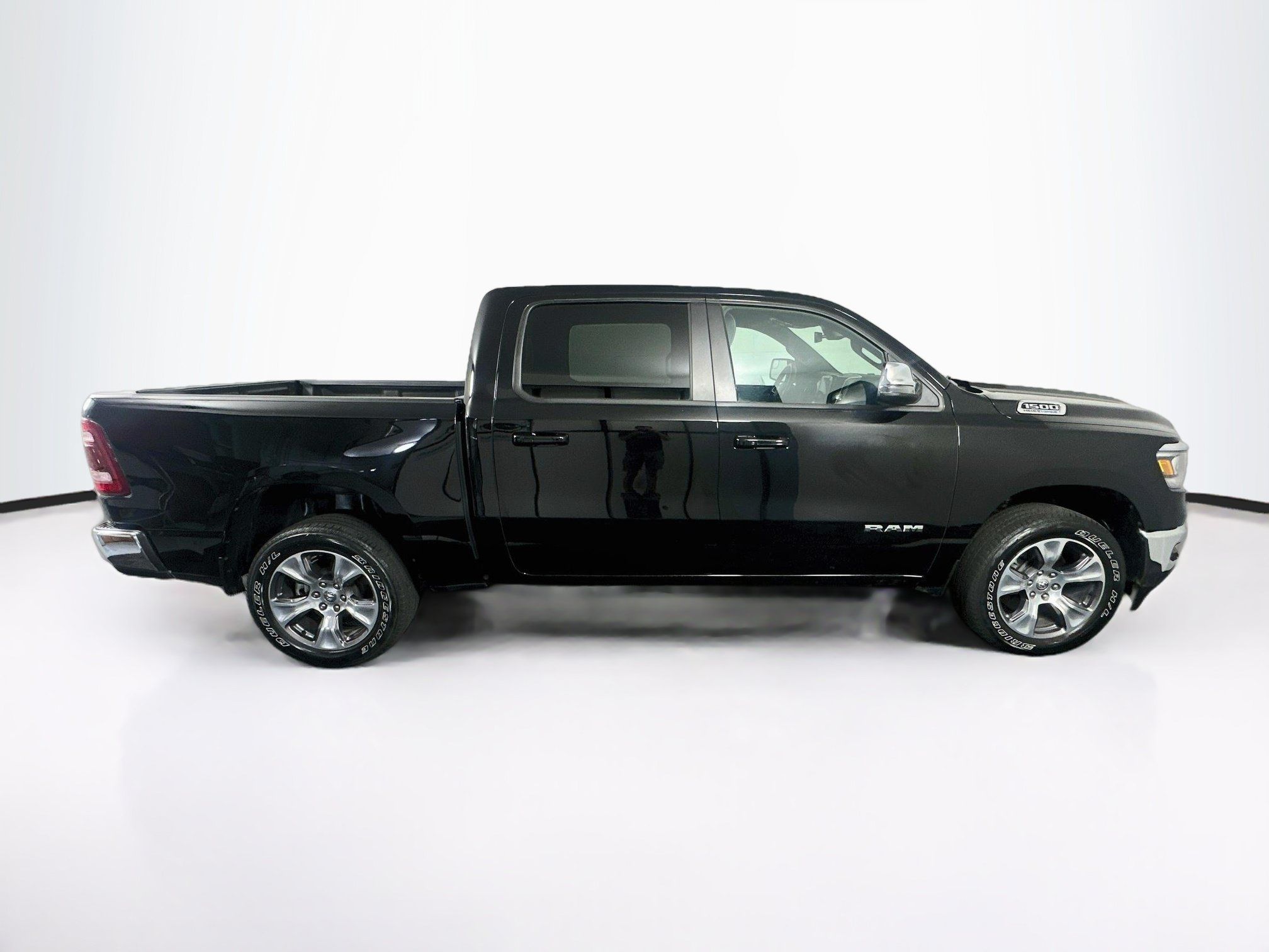 Used 2023 RAM 1500 Laramie AWD/4WD image 10
