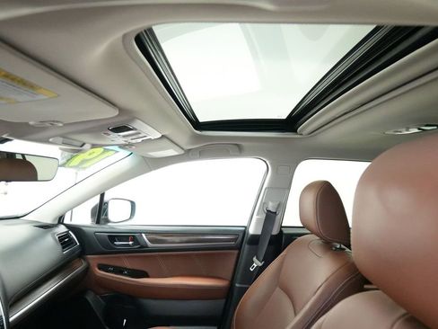 Used 2019 Subaru Outback 3.6R Touring image 22