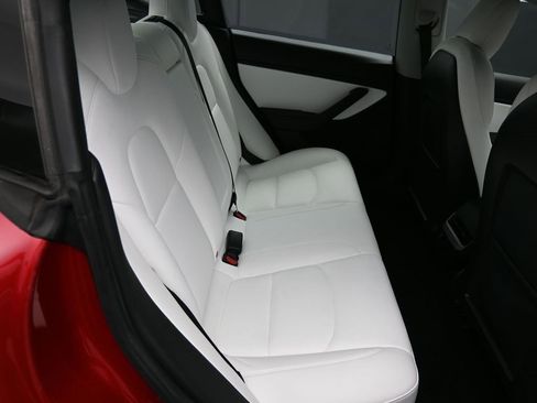 Used 2021 Tesla Model 3 Standard Range Plus image 25