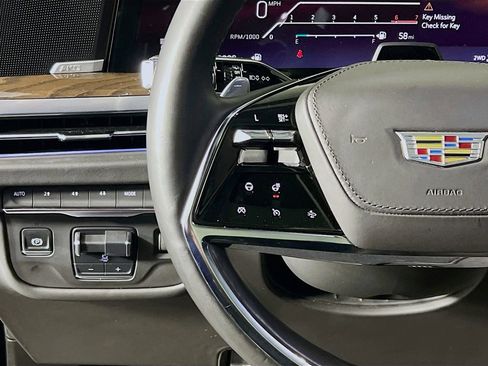 Used 2025 Cadillac Escalade ESV Sport Platinum w/ LPO, ONYX Package AWD/4WD image 11