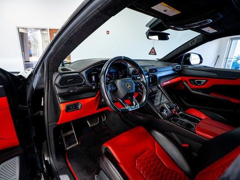 Used 2021 Lamborghini Urus image 39