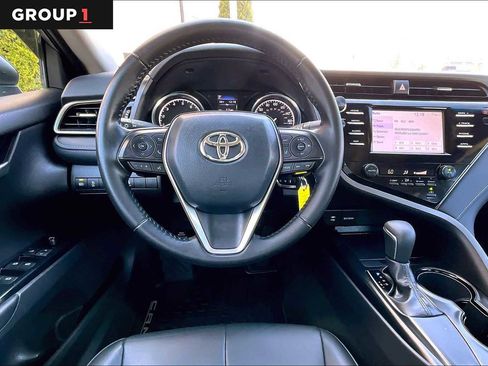 Used 2019 Toyota Camry SE image 6