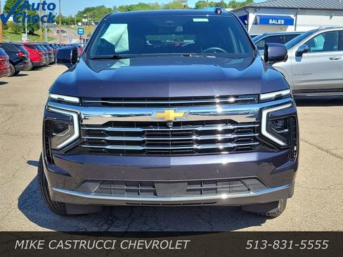 Used 2025 Chevrolet Suburban LT AWD/4WD image 8