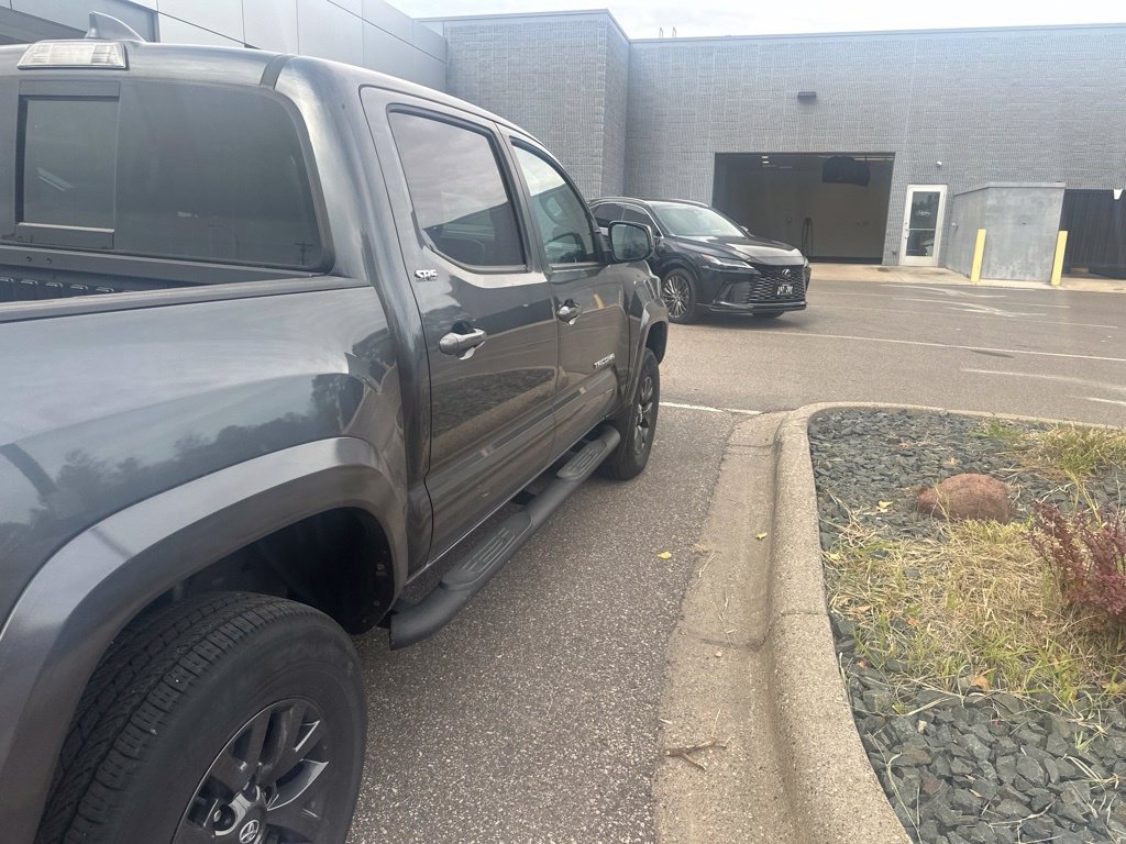 Used 2021 Toyota Tacoma SR5 AWD/4WD image 15
