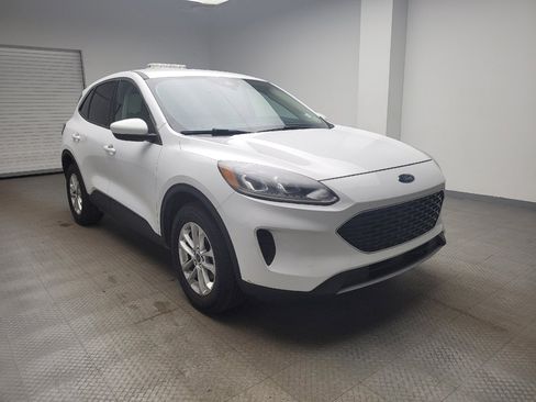 Used 2020 Ford Escape SE image 13