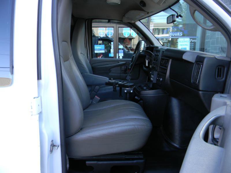Used 2015 GMC Savana 3500 RWD image 12